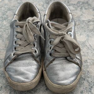 Sam Edelman Ethyl Silver Metallic Sneakers